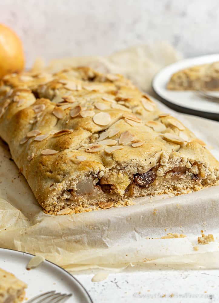 sliced apple strudel