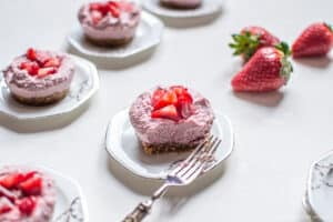 vegan gluten free strawberry mini cheesecakes